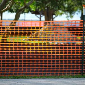 Por que escolher tela tapume laranja para seu canteiro de obras?